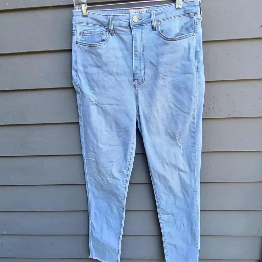 Harper High Rise Skinny Distressed Frayed Hems size 30 Jeans